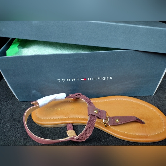 Tommy Hilfiger Loreas Sandal - Picture 1 of 4